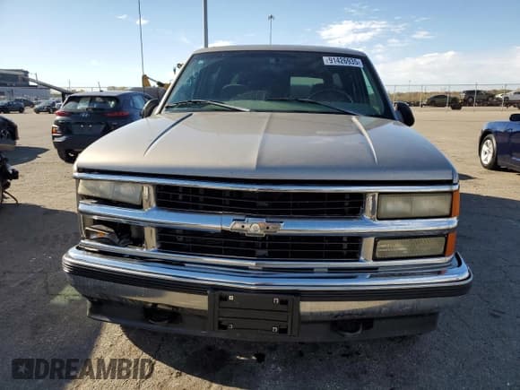 ✅ 1999 Chevrolet Suburban • VIN: 1GNFK16R9XJ338864 • Lot: 91426935. Listed on Copart with 275,953 mi. Free auction sales archive from the USA and detailed vehicle history report at DreamBid. Image 5.