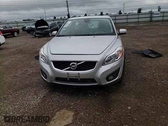 ✅ 2012 Volvo C30 • VIN: YV1672MK4C2265908 • Lot: 69325275. Listed on Copart with 69,820 mi. Free auction sales archive from the USA and detailed vehicle history report at DreamBid. Image 13.