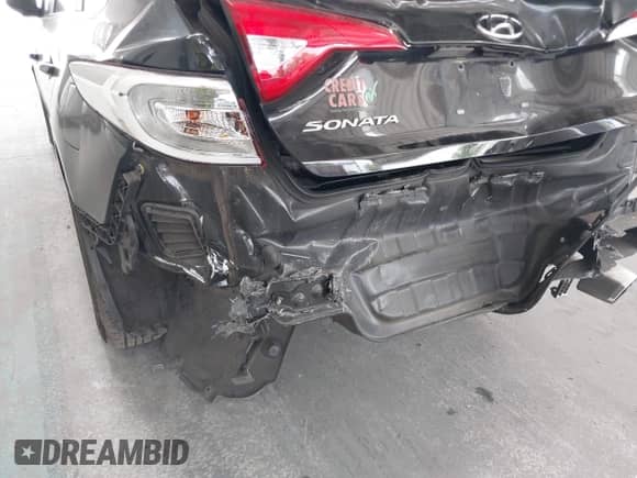 2016 Hyundai Sonata 2.4L z VIN 5NPE24AF1GH418140, wystawiony jako IAAI lot #42116369 z przebiegiem 197 065 mil mil oraz . Historia ofert i sprzedaży dostępna na DreamBid. Obrazek 6.