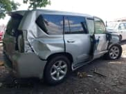 ✅ 2013 Lexus GX 460 • VIN: JTJBM7FX6D5060476 • Lot: 42629191. Wystawiony na IAAI z przebiegiem 331 385 mil. Bezpłatny archiwum sprzedaży aukcyjnych z USA i szczegółowy raport historii pojazdu na DreamBid. Zdjęcie 4.