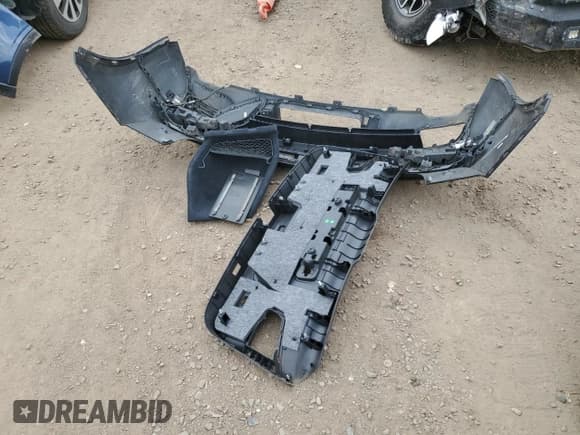 ✅ 2018 Audi Q5 Premium Plus • VIN: WA1BNAFY9J2024844 • Lot: 82338575. Listed on Copart with 92,440 mi. Free auction sales archive from the USA and detailed vehicle history report at DreamBid. Image 13.