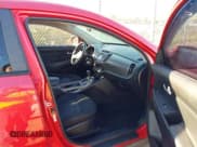 ✅ 2014 Kia Sportage LX • VIN: KNDPB3AC2E7548597 • Lot: 43553181. Wystawiony na IAAI z przebiegiem 121 687 mil. Bezpłatny archiwum sprzedaży aukcyjnych z USA i szczegółowy raport historii pojazdu na DreamBid. Zdjęcie 5.