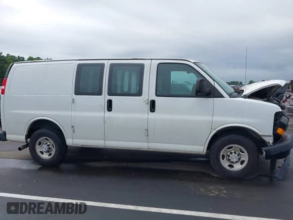 ✅ 2019 Chevrolet Express Cargo • VIN: 1GCWGAFG4K1171122 • Лот: 43169542. Опубликован ранее на IAAI с пробегом 162 303 миль. Бесплатный доступ к архиву аукционных продаж из США и подробный отчёт об истории автомобиля на DreamBid. Изображение 13.
