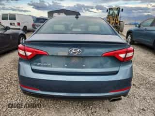 2017 Hyundai Sonata SE z VIN 5NPE24AF9HH480029, wystawiony jako Copart lot #85727755 z przebiegiem 75 109 mil mil oraz Szkoda całkowita • Salvage title. Historia ofert i sprzedaży dostępna na DreamBid. Obrazek 6.