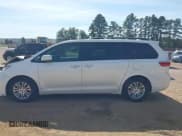 ✅ 2016 Toyota Sienna XLE • VIN: 5TDYK3DC5GS759947 • Лот: 43501068. Опубликован ранее на IAAI с пробегом 194 054 миль. Бесплатный доступ к архиву аукционных продаж из США и подробный отчёт об истории автомобиля на DreamBid. Изображение 14.