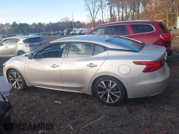 ✅ 2018 Nissan Maxima SV • VIN: 1N4AA6AP3JC388198 • Lot: 43804581. Listed on IAAI with 119,623 mi. Free auction sales archive from the USA and detailed vehicle history report at DreamBid. Image 14.