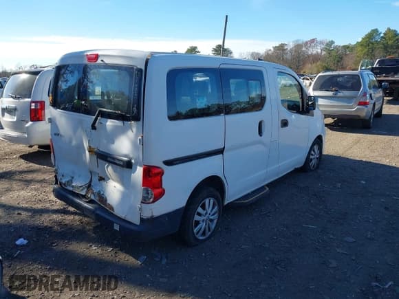 ✅ 2014 Nissan NV200 • VIN: 3N8CM0JT4EK690432 • Lot: 43721808. Listed on IAAI with 217,642 mi. Free auction sales archive from the USA and detailed vehicle history report at DreamBid. Image 4.