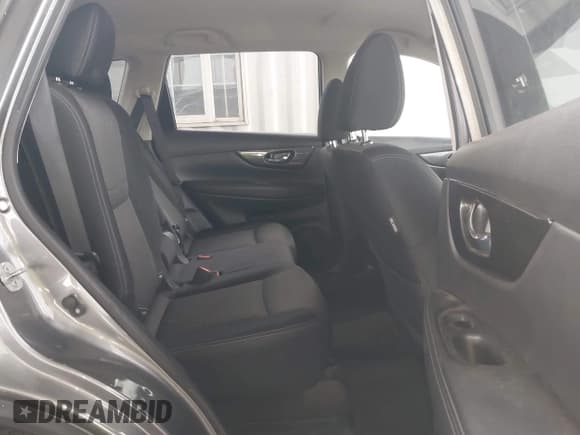 ✅ 2017 Nissan Rogue SV • VIN: JN8AT2MT1HW132662 • Lot: 43784599. Listed on IAAI with 173,754 mi. Free auction sales archive from the USA and detailed vehicle history report at DreamBid. Image 8.