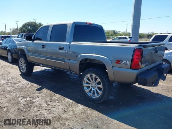 ✅ 2006 Chevrolet Silverado 1500 LT1 • VIN: 2GCEK13TX61184260 • Лот: 41651907. Опубликован ранее на IAAI с пробегом 192 143 миль. Бесплатный доступ к архиву аукционных продаж из США и подробный отчёт об истории автомобиля на DreamBid. Изображение 3.