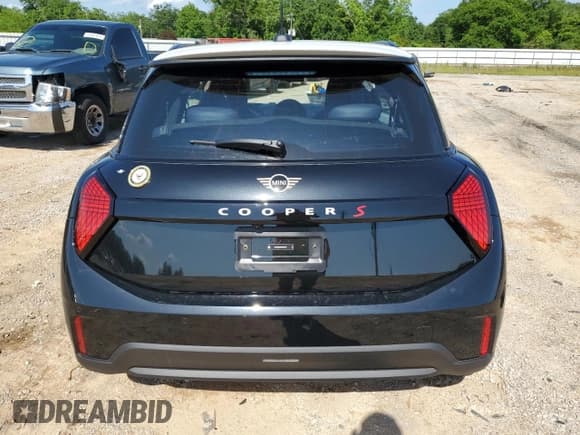 ✅ 2025 MINI Hardtop Cooper S • VIN: WMW23GD09S2W26783 • Лот: 56285005. Опубликован ранее на Copart с пробегом 1 063 миль. Бесплатный доступ к архиву аукционных продаж из США и подробный отчёт об истории автомобиля на DreamBid. Изображение 6.