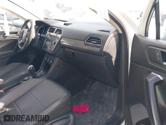 ✅ 2021 Volkswagen Tiguan SE • VIN: 3VV2B7AX1MM070358 • Lot: 41583397. Wystawiony na IAAI z przebiegiem 75 508 mil. Bezpłatny archiwum sprzedaży aukcyjnych z USA i szczegółowy raport historii pojazdu na DreamBid. Zdjęcie 5.