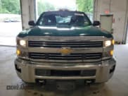 ✅ 2015 Chevrolet Silverado 2500HD LT • VIN: 1GC2KVEG1FZ129746 • Lot: 62483555. Wystawiony na Copart z przebiegiem 115 269 mil. Bezpłatny archiwum sprzedaży aukcyjnych z USA i szczegółowy raport historii pojazdu na DreamBid. Zdjęcie 5.