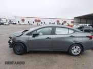 ✅ 2024 Nissan Versa S • VIN: 3N1CN8DV6RL900231 • Lot: 43737116. Wystawiony na IAAI z przebiegiem 26 367 mil. Bezpłatny archiwum sprzedaży aukcyjnych z USA i szczegółowy raport historii pojazdu na DreamBid. Zdjęcie 14.