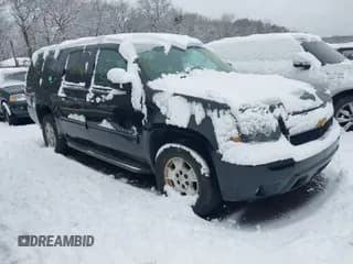 ✅ 2014 Chevrolet Suburban LT • VIN: 1GNSKJE72ER188402 • Lot: 41529767. Listed on IAAI with Not provided. Free auction sales archive from the USA and detailed vehicle history report at DreamBid. Image 1.