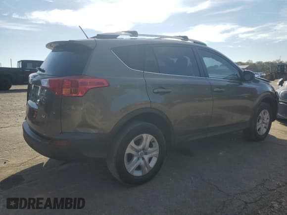 ✅ 2015 Toyota RAV4 LE • VIN: JTMZFREV6FD044651 • Lot: 92585105. Wystawiony na Copart z przebiegiem 389 493 mil. Bezpłatny archiwum sprzedaży aukcyjnych z USA i szczegółowy raport historii pojazdu na DreamBid. Zdjęcie 3.