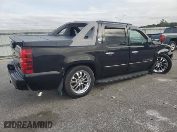 ✅ 2008 Chevrolet Avalanche 2LT • VIN: 3GNEC12J18G139383 • Lot: 82388435. Wystawiony na Copart z przebiegiem 231 326 mil. Bezpłatny archiwum sprzedaży aukcyjnych z USA i szczegółowy raport historii pojazdu na DreamBid. Zdjęcie 3.
