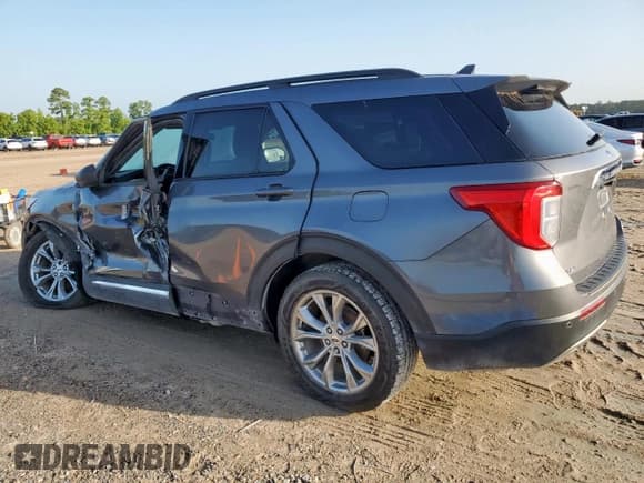 ✅ 2021 Ford Explorer XLT • VIN: 1FMSK7DH2MGC39148 • Lot: 60888625. Wystawiony na Copart z przebiegiem 82 441 mil. Bezpłatny archiwum sprzedaży aukcyjnych z USA i szczegółowy raport historii pojazdu na DreamBid. Zdjęcie 2.