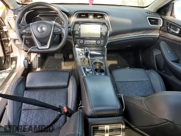 ✅ 2017 Nissan Maxima SL • VIN: 1N4AA6AP1HC384435 • Lot: 86810615. Wystawiony na Copart z przebiegiem 82 104 mil. Bezpłatny archiwum sprzedaży aukcyjnych z USA i szczegółowy raport historii pojazdu na DreamBid. Zdjęcie 8.