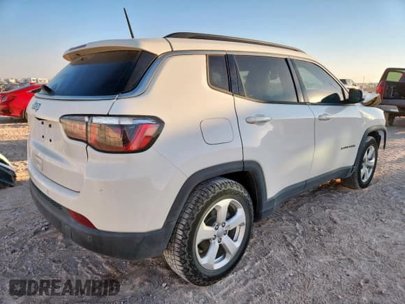 ✅ 2018 Jeep Compass Latitude • VIN: 3C4NJCBB7JT467777 • Lot: 82245775. Wystawiony na Copart z przebiegiem 111 623 mil. Bezpłatny archiwum sprzedaży aukcyjnych z USA i szczegółowy raport historii pojazdu na DreamBid. Zdjęcie 3.