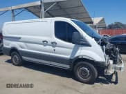 ✅ 2018 Ford Transit • VIN: 1FTYE1YM3JKA35185 • Lot: 42839253. Wystawiony na IAAI z przebiegiem 54 882 mil. Bezpłatny archiwum sprzedaży aukcyjnych z USA i szczegółowy raport historii pojazdu na DreamBid. Zdjęcie 14.