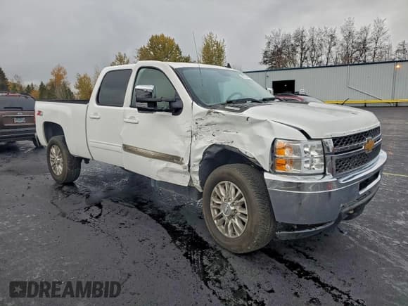 ✅ 2013 Chevrolet Silverado 2500HD LTZ • VIN: 1GC1KYE8XDF202603 • Лот: 93724645. Опубликован ранее на Copart с пробегом 101 927 миль. Бесплатный доступ к архиву аукционных продаж из США и подробный отчёт об истории автомобиля на DreamBid. Изображение 4.