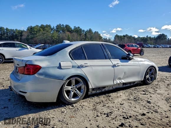 ✅ 2014 BMW 3 Series 328i xDrive • VIN: WBA3B5G54ENS09982 • Lot: 94052845. Listed on Copart with 204,437 mi. Free auction sales archive from the USA and detailed vehicle history report at DreamBid. Image 3.