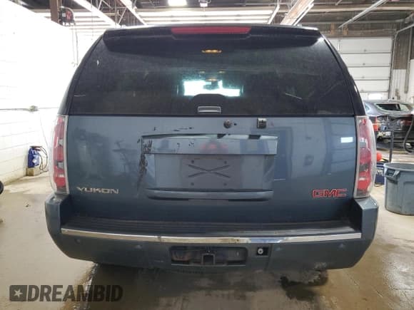 ✅ 2007 GMC Yukon Denali • VIN: 1GKFK638X7J187636 • Lot: 63828455. Wystawiony na Copart z przebiegiem 181 126 mil. Bezpłatny archiwum sprzedaży aukcyjnych z USA i szczegółowy raport historii pojazdu na DreamBid. Zdjęcie 6.