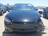 ✅ 2019 Tesla Model X 75D • VIN: 5YJXCBE25KF151349 • Lot: 42397611. Wystawiony na IAAI z przebiegiem 65 125 mil. Bezpłatny archiwum sprzedaży aukcyjnych z USA i szczegółowy raport historii pojazdu na DreamBid. Zdjęcie 12.