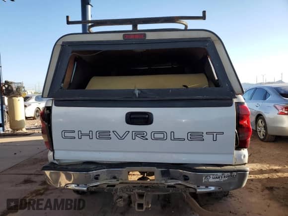 2004 Chevrolet Silverado 1500 с VIN 1GCEK19VX4E127822, выставлен на аукционе Copart как лот 57186885 с пробегом 179 918 миль миль и Списание • Salvage title. История ставок и продаж доступна на DreamBid. Изображение 6.