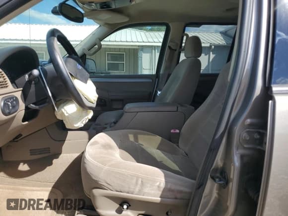 ✅ 2004 Ford Explorer XLT • VIN: 1FMZU73E94UC05497 • Lot: 73175304. Wystawiony na Copart z przebiegiem 175 933 mil. Bezpłatny archiwum sprzedaży aukcyjnych z USA i szczegółowy raport historii pojazdu na DreamBid. Zdjęcie 7.