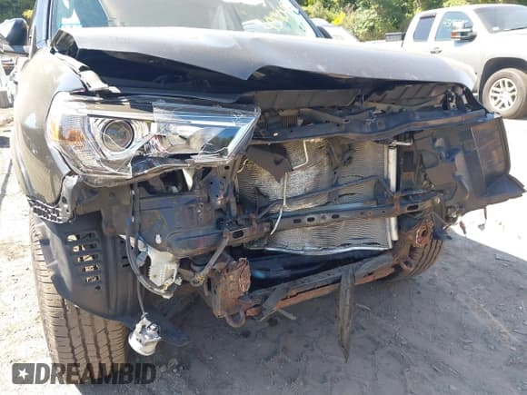 ✅ 2016 Toyota 4Runner Limited • VIN: JTEBU5JR1G5283668 • Лот: 43190487. Опубликован ранее на IAAI с пробегом 214 214 миль. Бесплатный доступ к архиву аукционных продаж из США и подробный отчёт об истории автомобиля на DreamBid. Изображение 6.