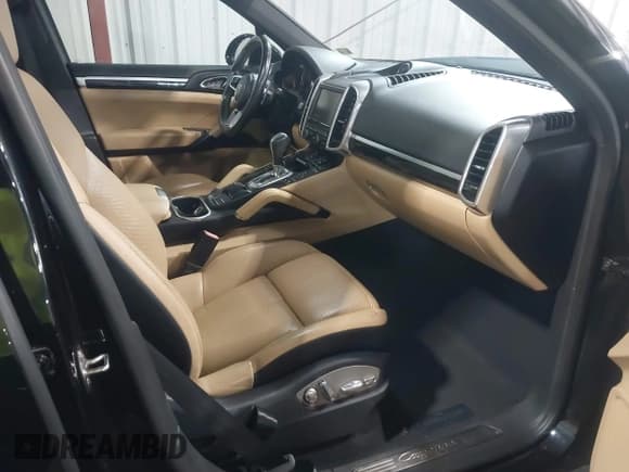 ✅ 2016 Porsche Cayenne Diesel • VIN: WP1AF2A2XGKA43725 • Lot: 43190808. Listed on IAAI with 94,542 mi. Free auction sales archive from the USA and detailed vehicle history report at DreamBid. Image 5.