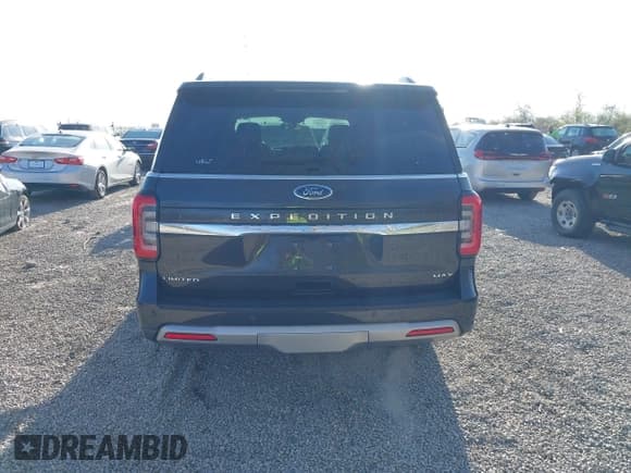 ✅ 2023 Ford Expedition Max Limited • VIN: 1FMJK1K83PEA16550 • Lot: 41971481. Wystawiony na IAAI z przebiegiem 33 912 mil. Bezpłatny archiwum sprzedaży aukcyjnych z USA i szczegółowy raport historii pojazdu na DreamBid. Zdjęcie 16.