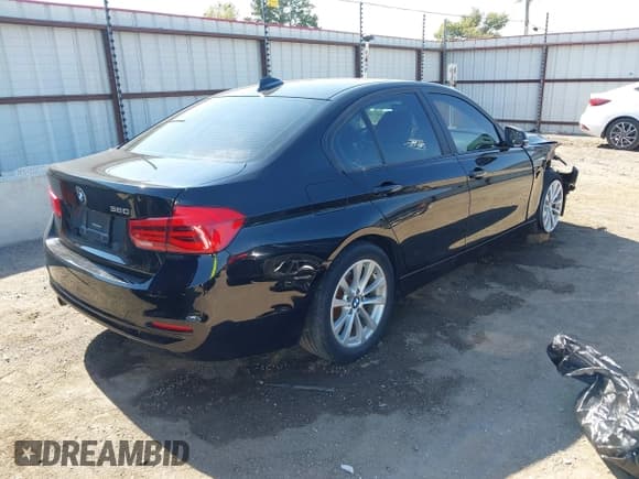 ✅ 2018 BMW 3 Series 320i • VIN: WBA8E1G50JNU90758 • Лот: 43441309. Опубликован ранее на IAAI с пробегом 88 740 миль. Бесплатный доступ к архиву аукционных продаж из США и подробный отчёт об истории автомобиля на DreamBid. Изображение 4.