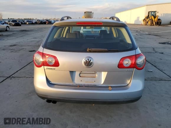 ✅ 2007 Volkswagen Passat Komfort • VIN: WVWXK73C87E034403 • Lot: 85571644. Listed on Copart with 67,731 mi. Free auction sales archive from the USA and detailed vehicle history report at DreamBid. Image 6.