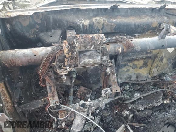 ✅ 2021 Chevrolet Silverado 1500 RST • VIN: 1GCUYEED7MZ162020 • Лот: 82271205. Опубликован ранее на Copart с пробегом Не указан. Бесплатный доступ к архиву аукционных продаж из США и подробный отчёт об истории автомобиля на DreamBid. Изображение 9.