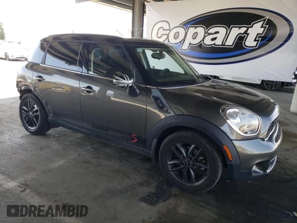 ✅ 2013 MINI Countryman S • VIN: WMWZC3C5XDWP22700 • Lot: 57153995. Listed on Copart with 108,344 mi. Free auction sales archive from the USA and detailed vehicle history report at DreamBid. Image 4.