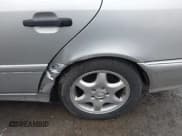 ✅ 2000 Mercedes-Benz C 230 Kompressor • VIN: WDBHA24G3YA833329 • Lot: 41921683. Wystawiony na IAAI z przebiegiem 109 436 mil. Bezpłatny archiwum sprzedaży aukcyjnych z USA i szczegółowy raport historii pojazdu na DreamBid. Zdjęcie 6.