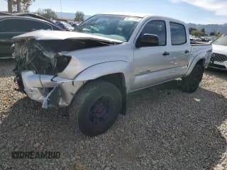 ✅ 2013 Toyota Tacoma PreRunner • VIN: 3TMJU4GN6DM151090 • Лот: 90135205. Опубликован ранее на Copart с пробегом 124 883 миль. Бесплатный доступ к архиву аукционных продаж из США и подробный отчёт об истории автомобиля на DreamBid. Изображение 1.