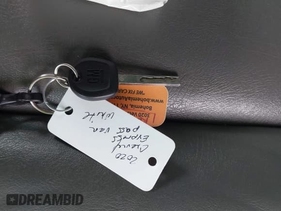 ✅ 2020 Chevrolet Express Passenger • VIN: 1GAWGEFP0L1259618 • Lot: 43414883. Wystawiony na IAAI z przebiegiem 12 061 mil. Bezpłatny archiwum sprzedaży aukcyjnych z USA i szczegółowy raport historii pojazdu na DreamBid. Zdjęcie 11.