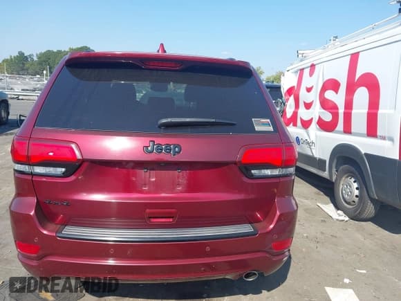 ✅ 2018 Jeep Grand Cherokee Laredo E • VIN: 1C4RJFAG9JC249352 • Lot: 43183145. Wystawiony na IAAI z przebiegiem 135 363 mil. Bezpłatny archiwum sprzedaży aukcyjnych z USA i szczegółowy raport historii pojazdu na DreamBid. Zdjęcie 17.