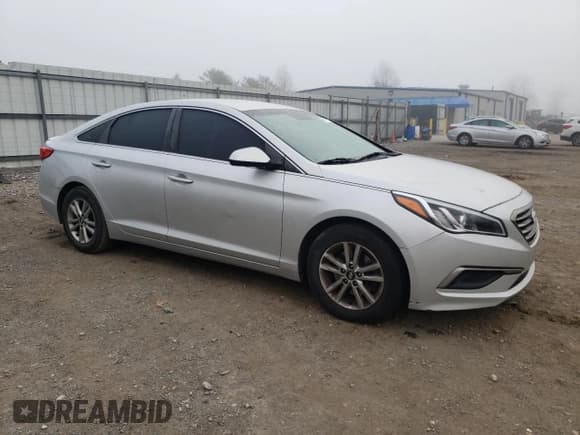 ✅ 2017 Hyundai Sonata SE • VIN: 5NPE24AF4HH579728 • Lot: 47479733. Listed on Copart with 110,862 mi. Free auction sales archive from the USA and detailed vehicle history report at DreamBid. Image 4.