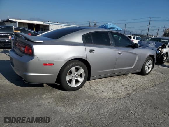✅ 2014 Dodge Charger SE • VIN: 2C3CDXBG8EH221521 • Lot: 92023065. Wystawiony na Copart z przebiegiem 202 813 mil. Bezpłatny archiwum sprzedaży aukcyjnych z USA i szczegółowy raport historii pojazdu na DreamBid. Zdjęcie 3.