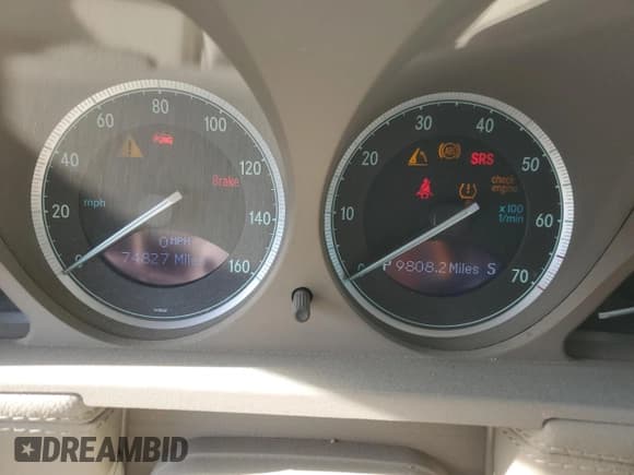 ✅ 2008 Mercedes-Benz SL 550 • VIN: WDBSK71FX8F136660 • Lot: 53277185. Listed on Copart with 74,827 mi. Free auction sales archive from the USA and detailed vehicle history report at DreamBid. Image 9.