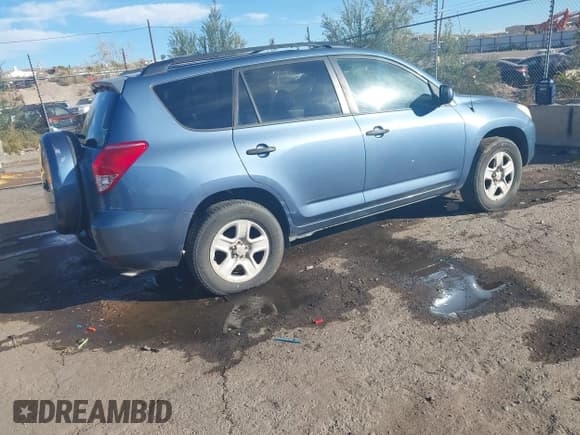 ✅ 2007 Toyota RAV4 • VIN: JTMZD33VX75042161 • Lot: 43627415. Listed on IAAI with 268,532 mi. Free auction sales archive from the USA and detailed vehicle history report at DreamBid. Image 4.