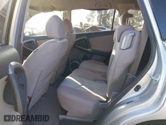 ✅ 2006 Toyota RAV4 • VIN: JTMZK33V666000794 • Лот: 43699701. Опубликован ранее на IAAI с пробегом 221 898 миль. Бесплатный доступ к архиву аукционных продаж из США и подробный отчёт об истории автомобиля на DreamBid. Изображение 8.