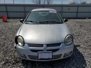 2003 Dodge Neon SXT z VIN 1B3ES56C73D172460, wystawiony jako Copart lot #50794745 z przebiegiem 90 625 mil mil oraz Szkoda całkowita • Salvage title. Historia ofert i sprzedaży dostępna na DreamBid. Obrazek 5.