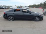 ✅ 2024 Kia Forte LXS • VIN: 3KPF24AD6RE698809 • Lot: 43422557. Wystawiony na IAAI z przebiegiem 31 606 mil. Bezpłatny archiwum sprzedaży aukcyjnych z USA i szczegółowy raport historii pojazdu na DreamBid. Zdjęcie 13.