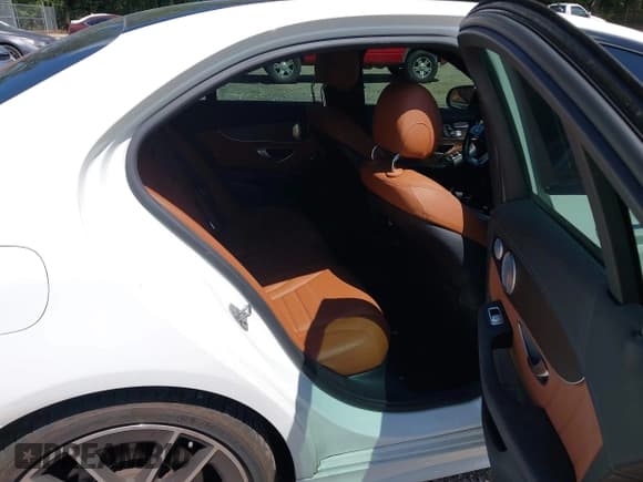 ✅ 2019 Mercedes-Benz C 43 AMG • VIN: 55SWF6EB9KU304940 • Lot: 43096578. Listed on IAAI with 50,441 mi. Free auction sales archive from the USA and detailed vehicle history report at DreamBid. Image 8.