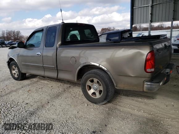 ✅ 2001 Ford F-150 • VIN: 2FTZX17211CA10370 • Lot: 93277905. Wystawiony na Copart z przebiegiem Nie podano. Bezpłatny archiwum sprzedaży aukcyjnych z USA i szczegółowy raport historii pojazdu na DreamBid. Zdjęcie 2.